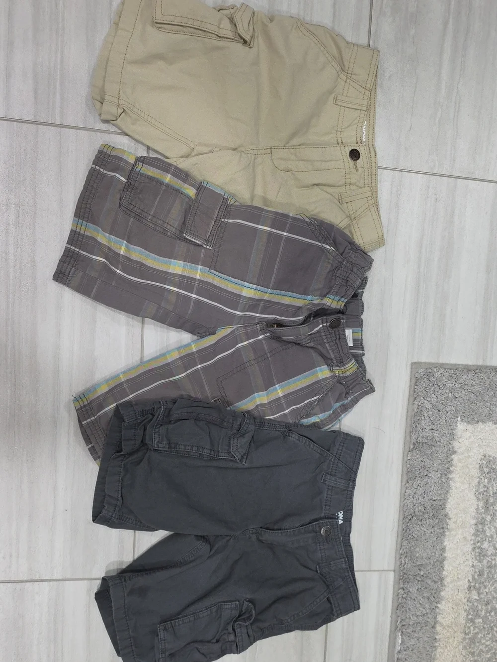 Kids Cargo Shorts Bundle - Beige, Plaid Gray, Charcoal Boys Lot Of 3 Size 7